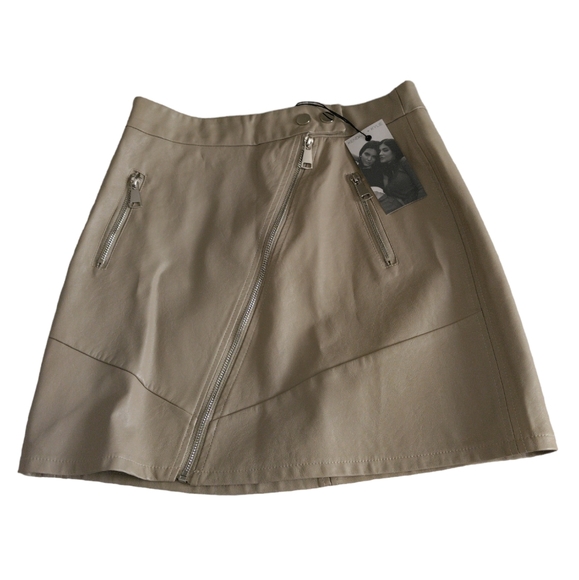 NWT Kendall + Kylie Medium Taupe Faux Leather Asymmetrical Zip Skirt - Picture 1 of 11